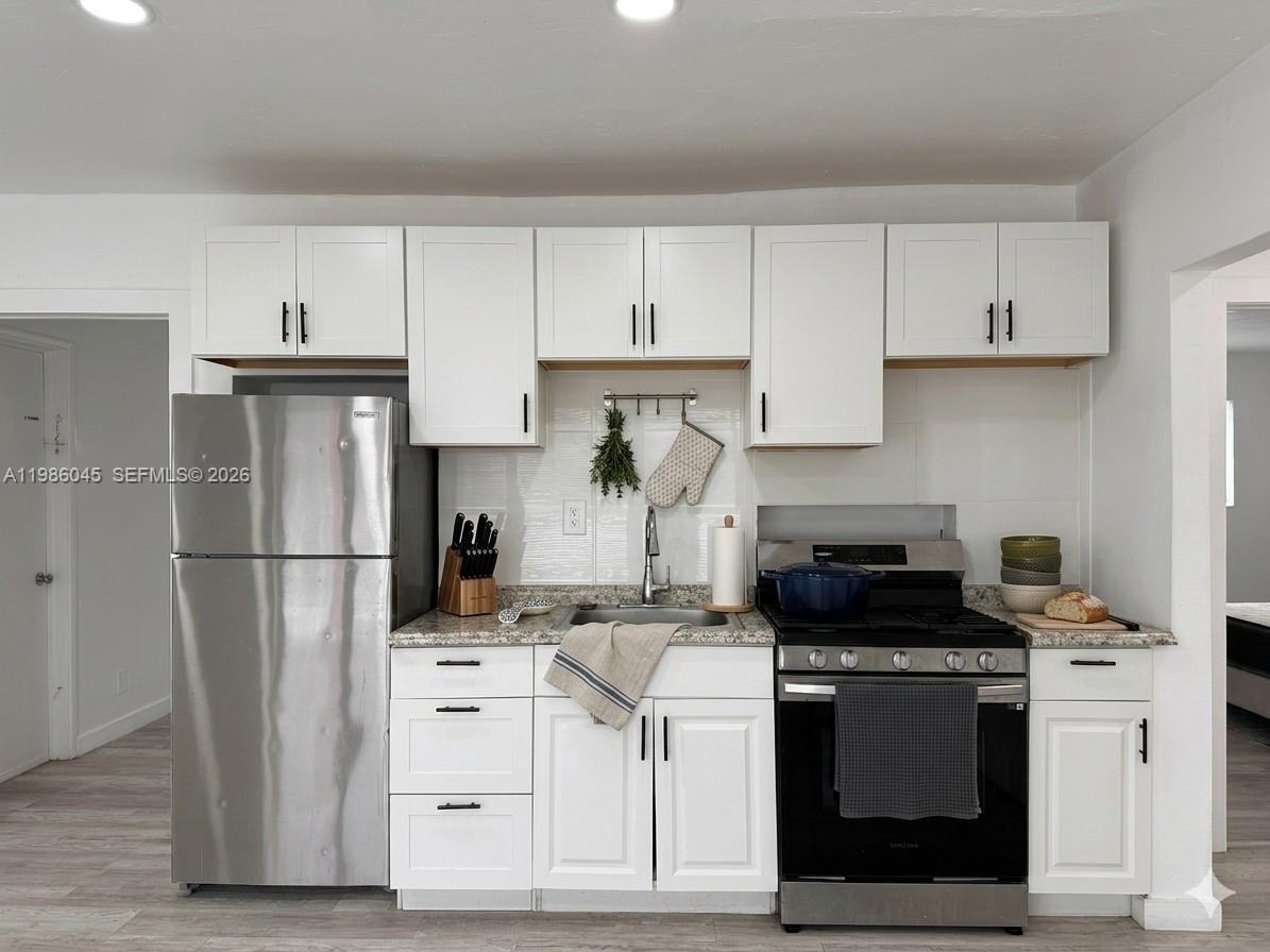 316 Surfside Blvd #5 - Photo 3 of 6