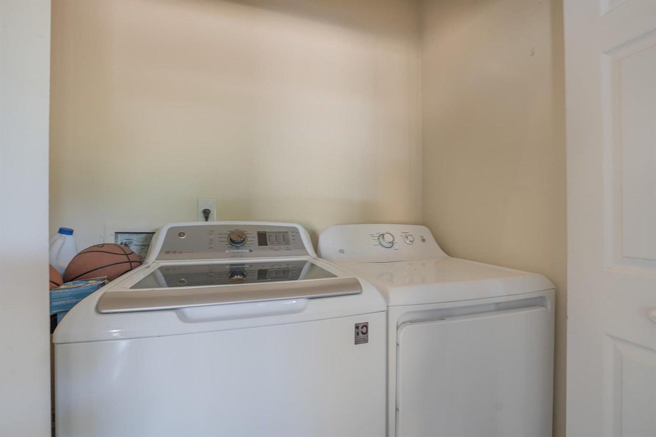 6824 Sw 5th St - Photo 2 of 12