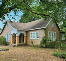 featured image of 1616 Campbell St