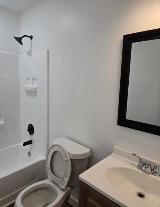 2506 Southland St - Photo 2 of 9