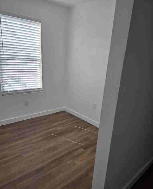 2506 Southland St - Photo 3 of 9