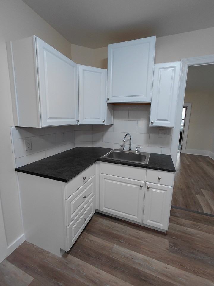 163 Washington St #1 - Photo 4 of 28