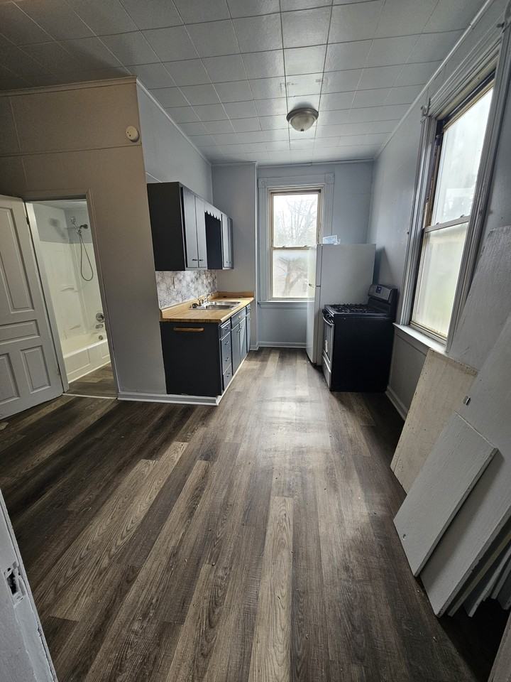 4342 Vine St #2 - Photo 3 of 6