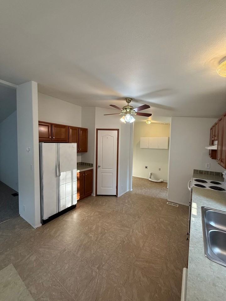 31970 N 9th Ave - Photo 6 of 48