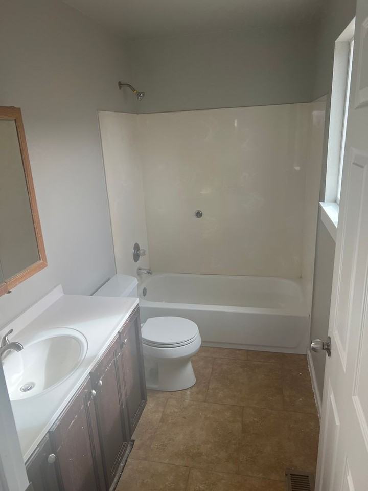 7370 Kearney St - Photo 6 of 9