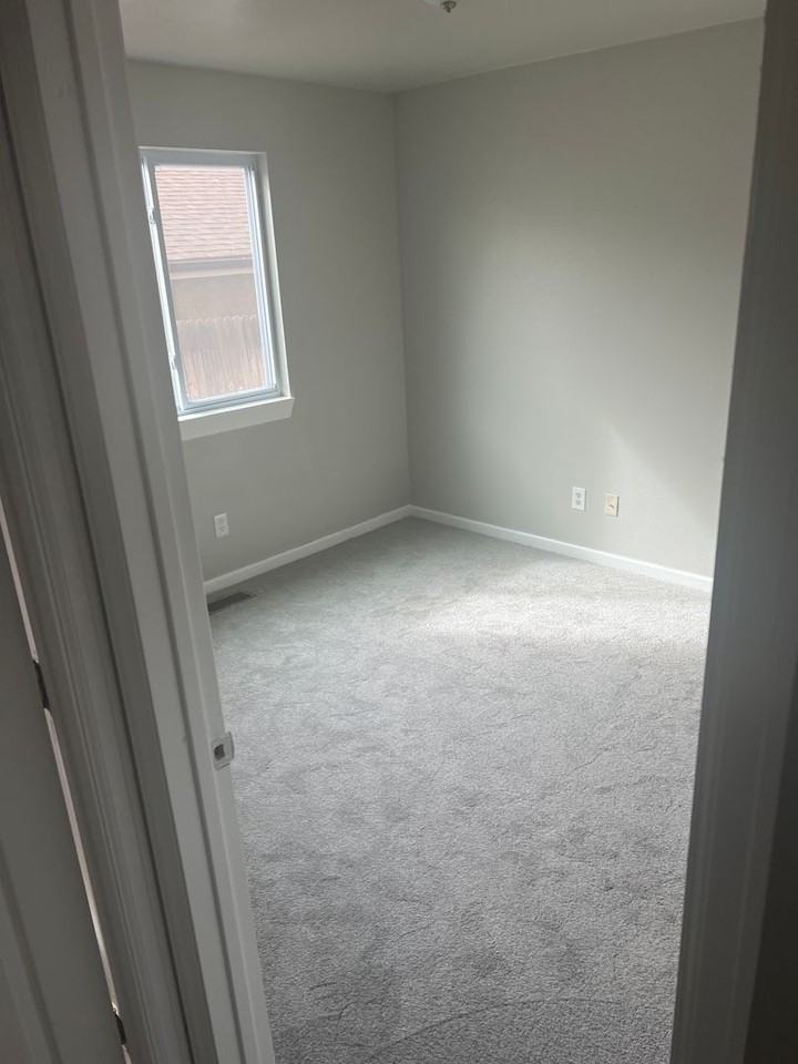 7370 Kearney St - Photo 7 of 9