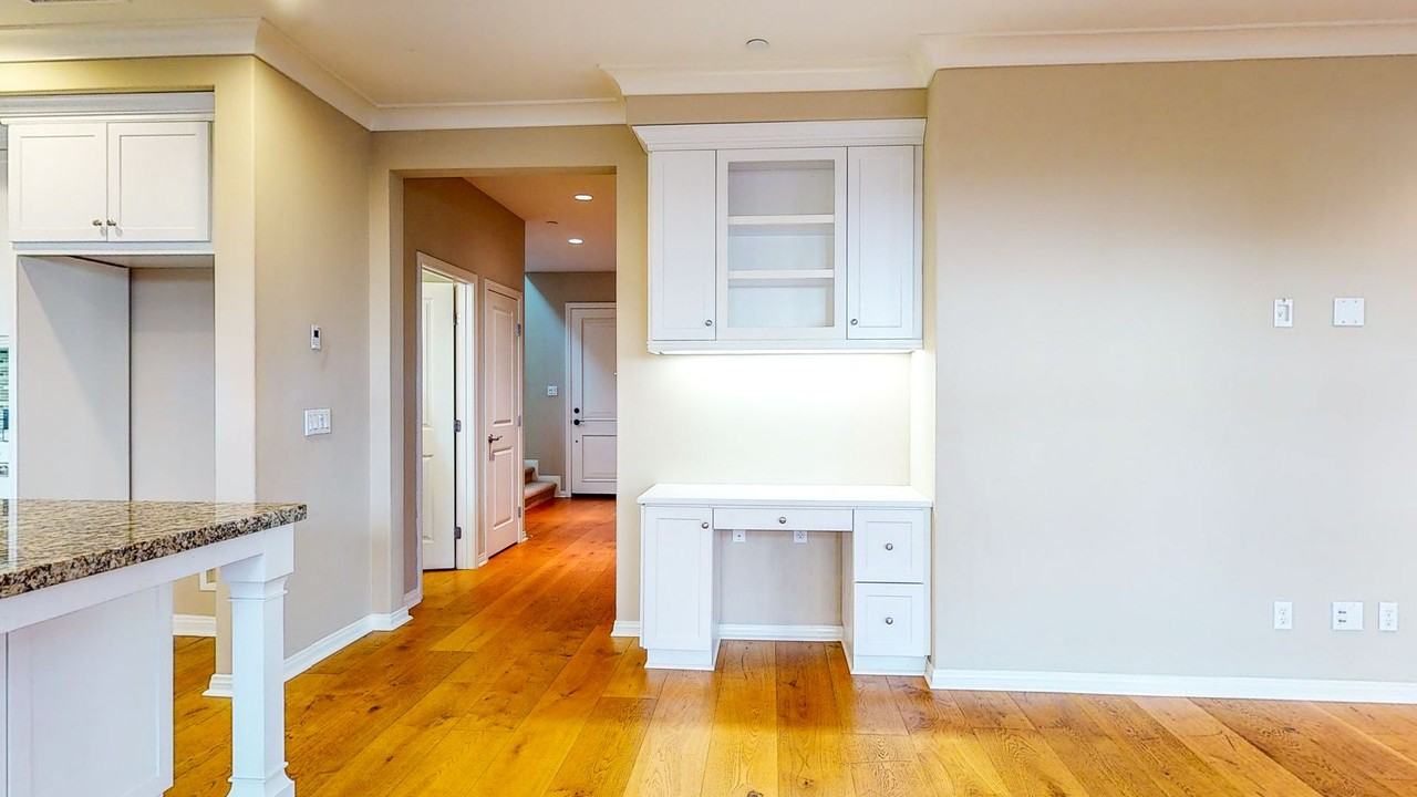 118 Pendant - Photo 3 of 26