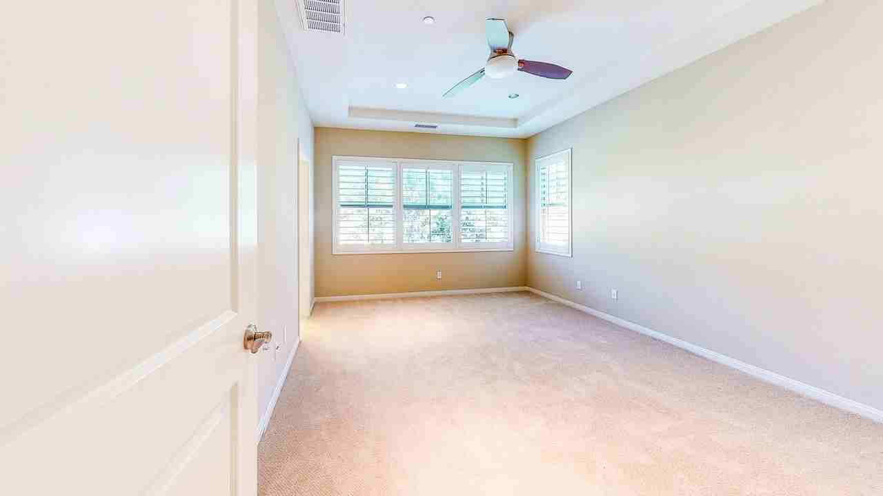 118 Pendant - Photo 4 of 26