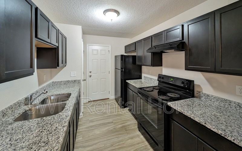 8601 India Ave - Photo 3 of 15