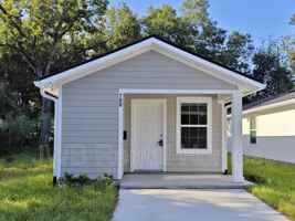 featured image of 706 Phelps St