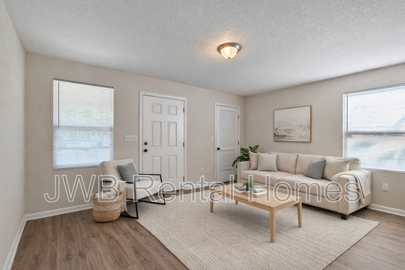 706 Phelps St - Photo 6 of 10