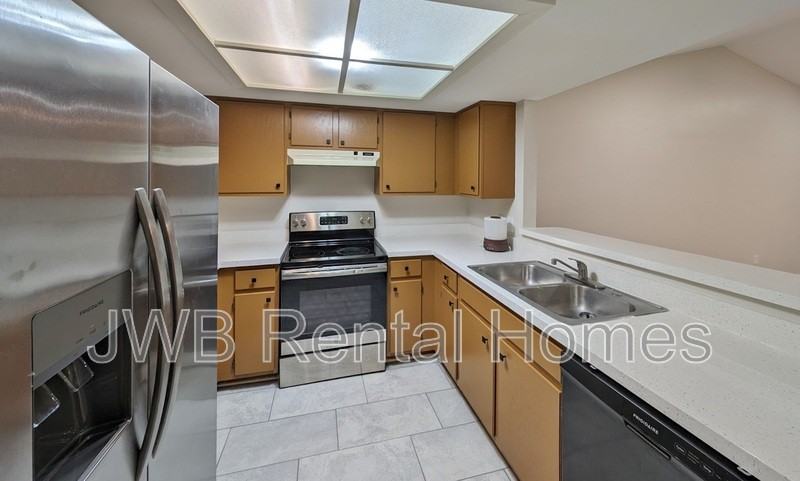 5521 Greatpine Ln N - Photo 3 of 14