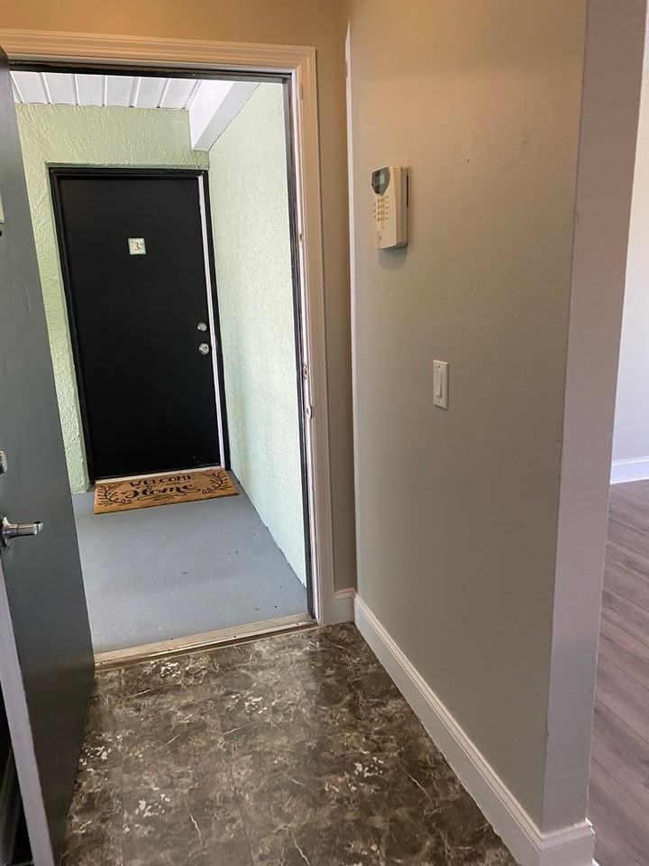 4252 Pershing Pointe Pl #4 - Photo 2 of 7