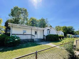 featured image of 2015 E 16th St