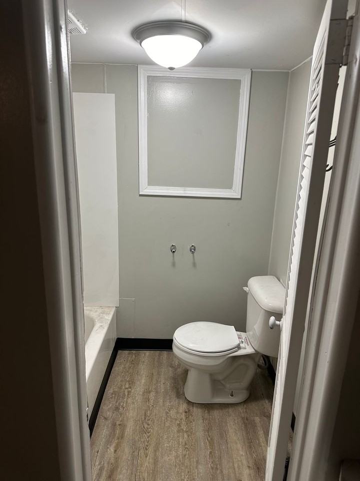 2015 E 16th St - Photo 3 of 11