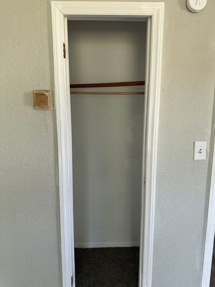 2015 E 16th St - Photo 7 of 11