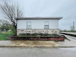 featured image of 925 W Willard St