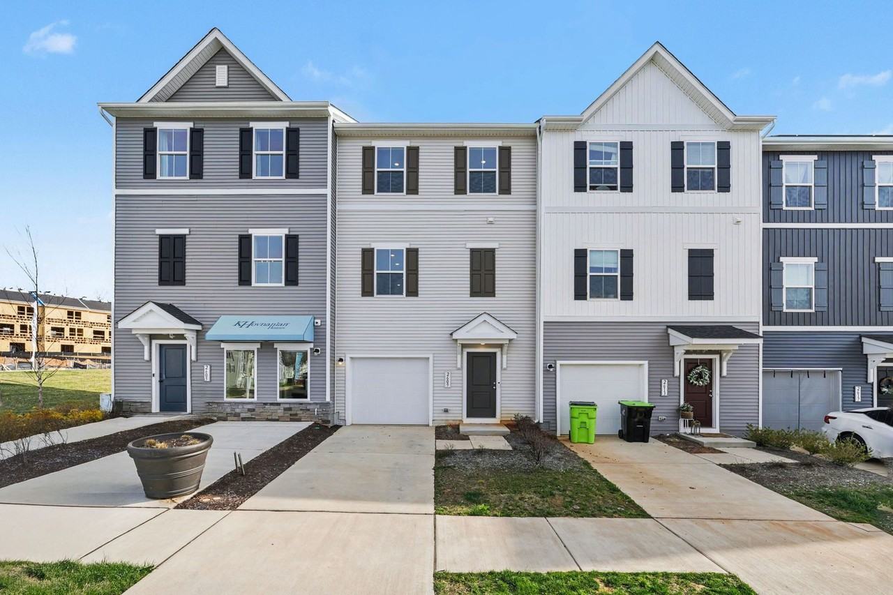 2609 2609 Wolf Grey Ln - Photo 2 of 39