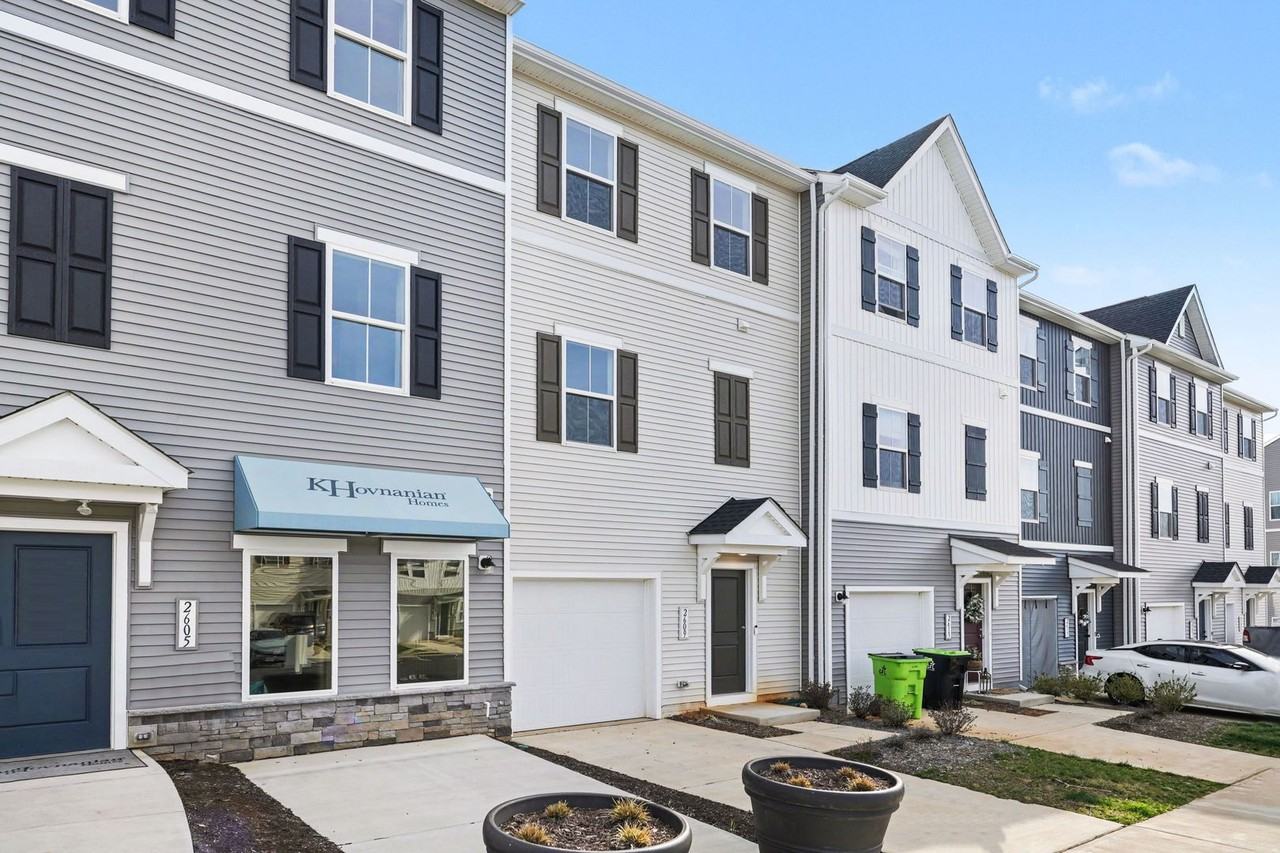 2609 2609 Wolf Grey Ln - Photo 3 of 39