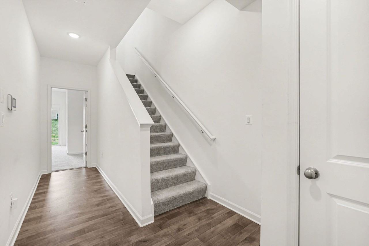 2609 2609 Wolf Grey Ln - Photo 4 of 39