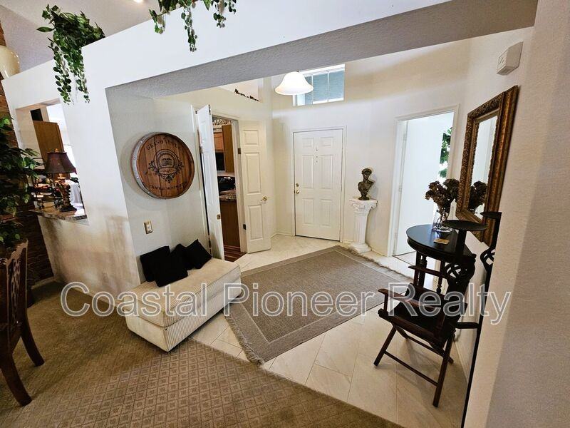 4521 Gulfwinds Dr - Photo 4 of 34