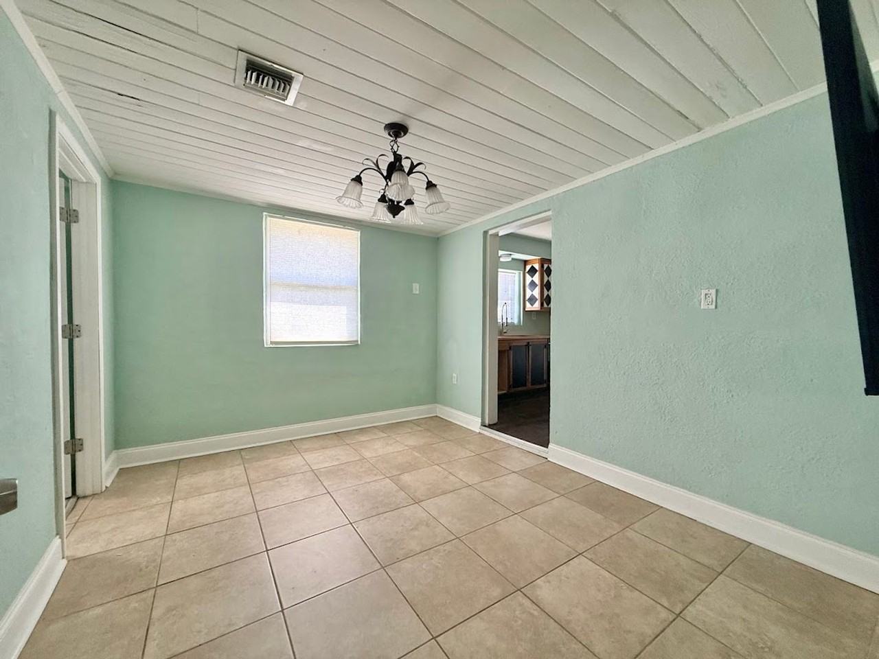 115 E Chesley Ave - Photo 6 of 17