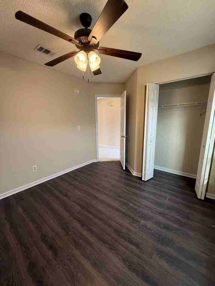 32 Talbot Ct - Photo 4 of 17