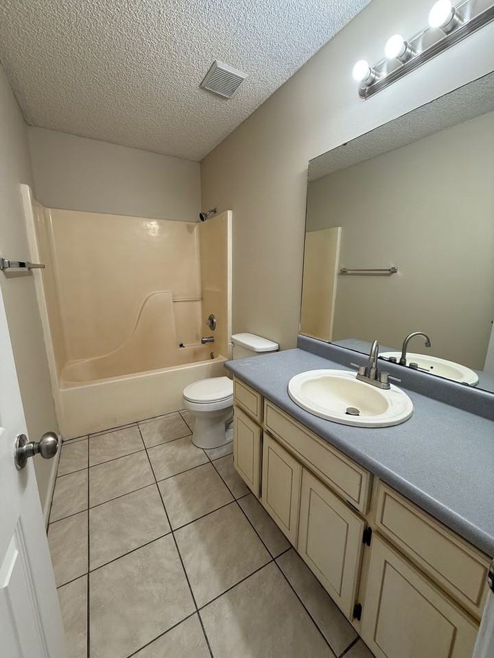 32 Talbot Ct - Photo 5 of 17