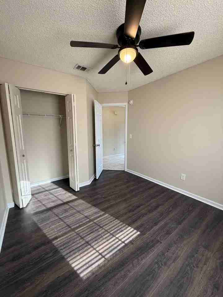 32 Talbot Ct - Photo 7 of 17