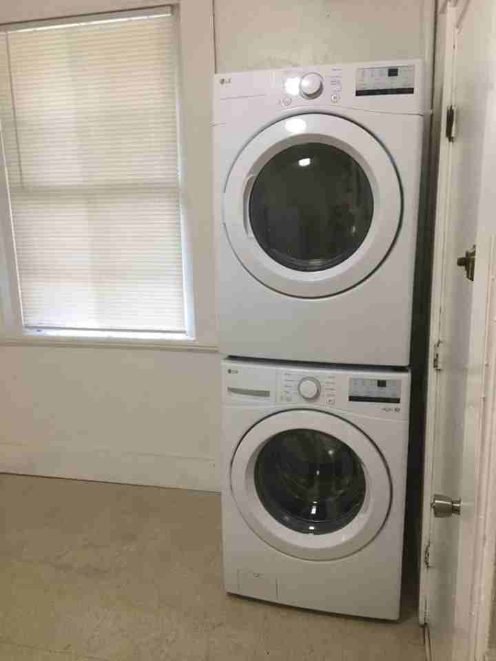 40 Adella Pl - Photo 6 of 9