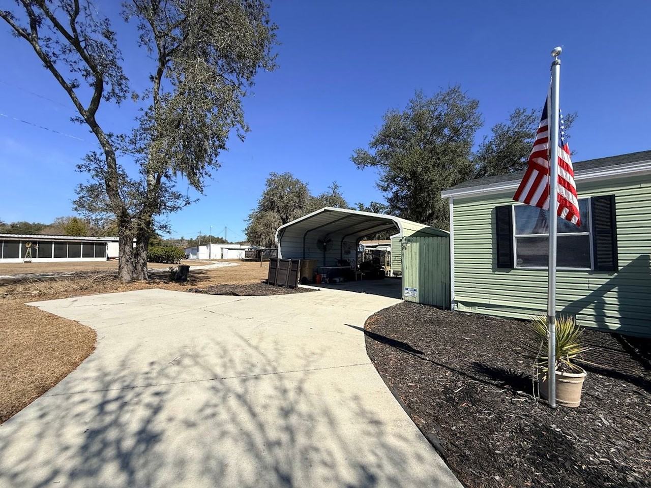 27406 Bay Ave - Photo 2 of 31