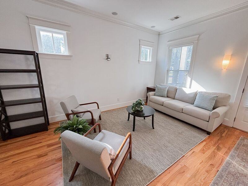 1051 Phillips Park Dr - Photo 6 of 27