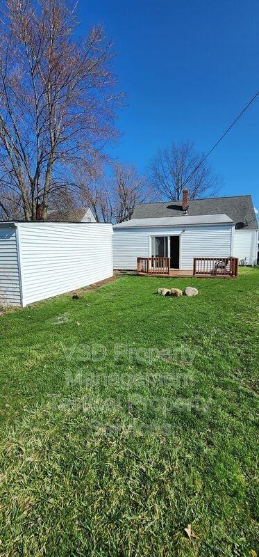 374 East Blvd - Photo 5 of 26