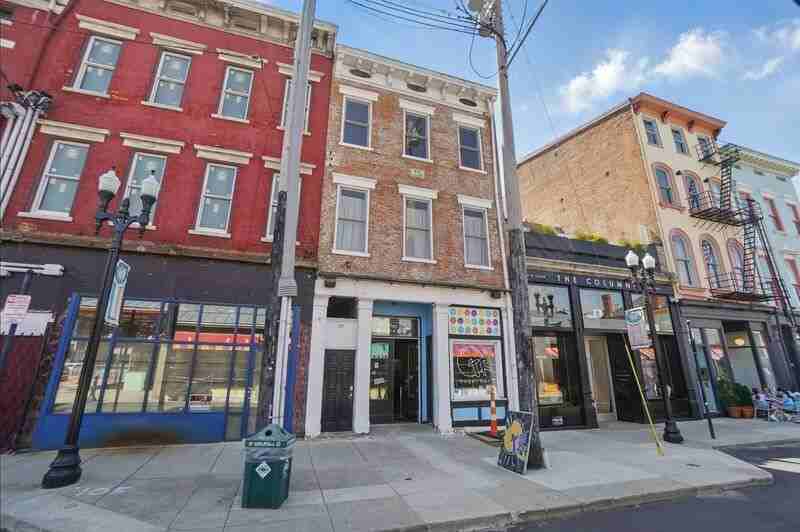 107 W Elder St #A - Photo 2 of 34