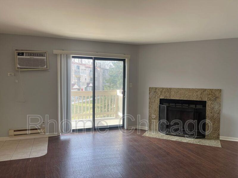 444 E Osage Ln Apt 2a - Photo 4 of 20