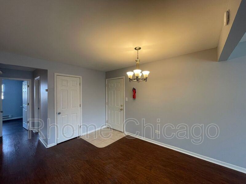 444 E Osage Ln Apt 2a - Photo 3 of 20