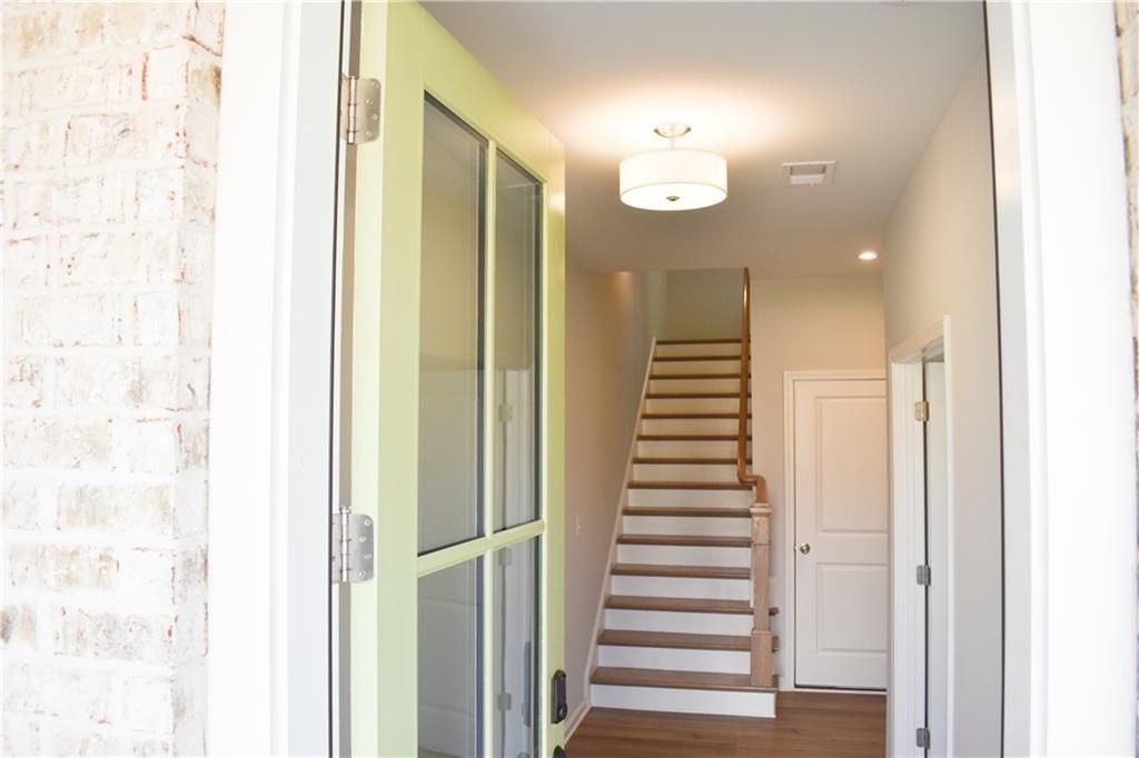 140 Harlow Cir - Photo 3 of 22