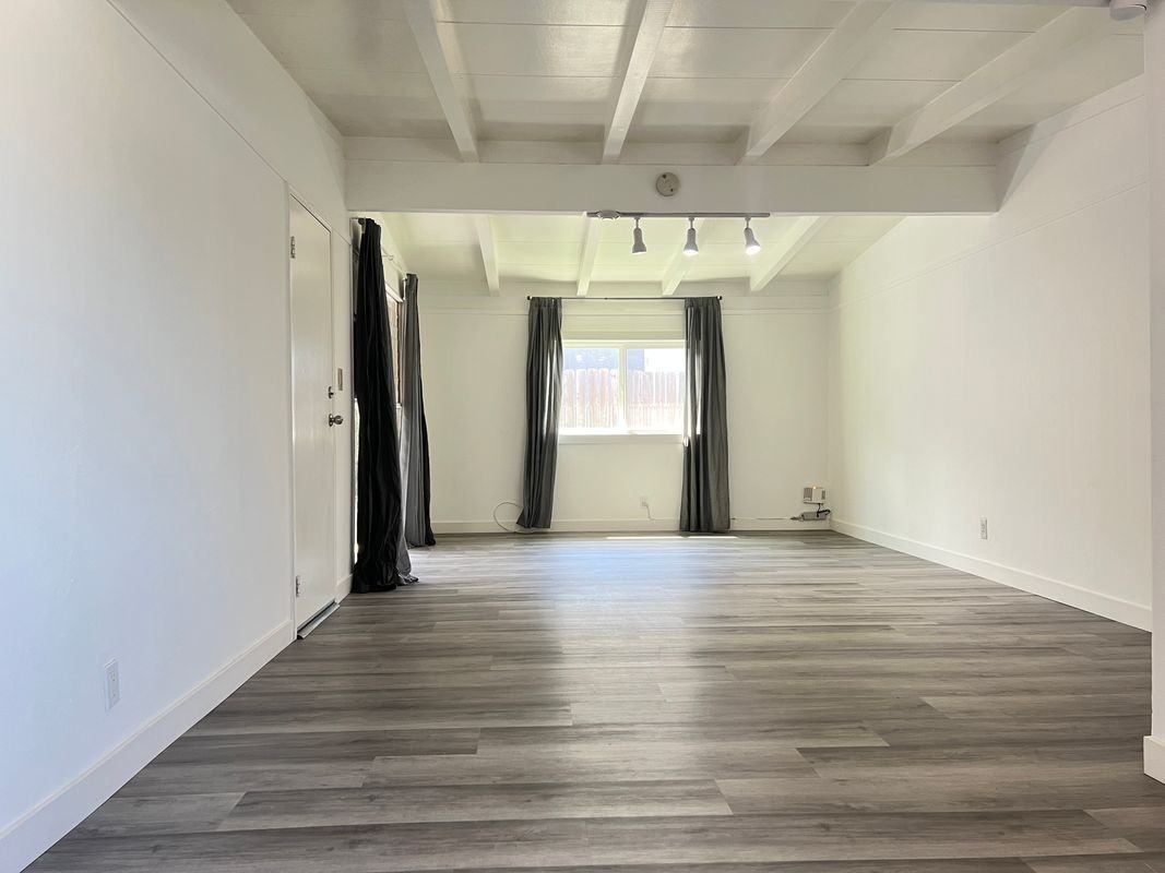 1728 Larchwood Ave - Photo 2 of 11