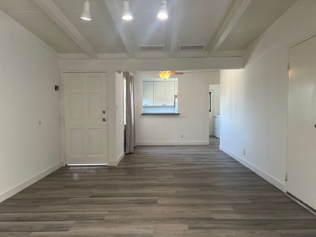 1728 Larchwood Ave - Photo 3 of 11