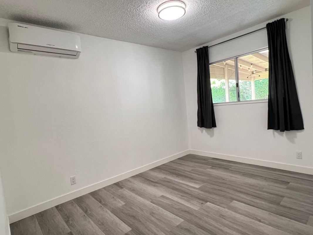 1728 Larchwood Ave - Photo 7 of 11