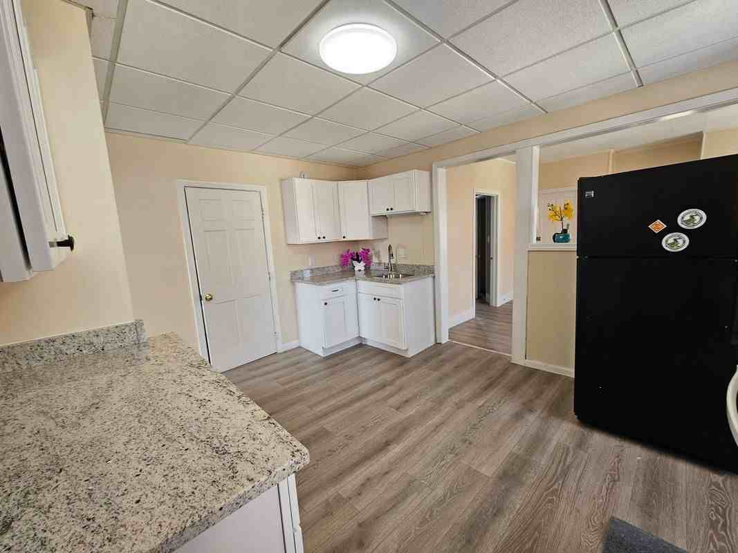 40 Putnam St - Photo 2 of 17