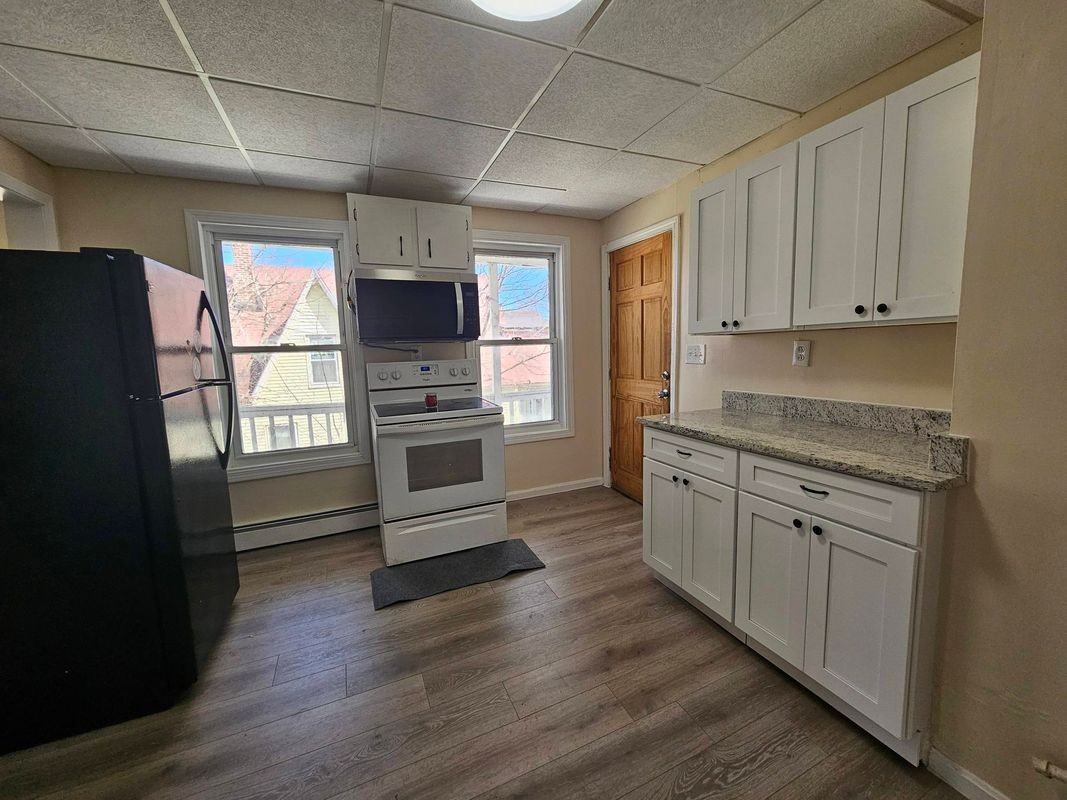 40 Putnam St - Photo 3 of 17