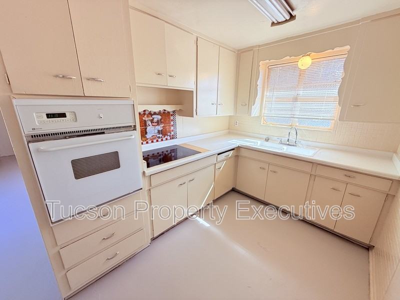 3274 E Benson Hwy - Photo 3 of 17