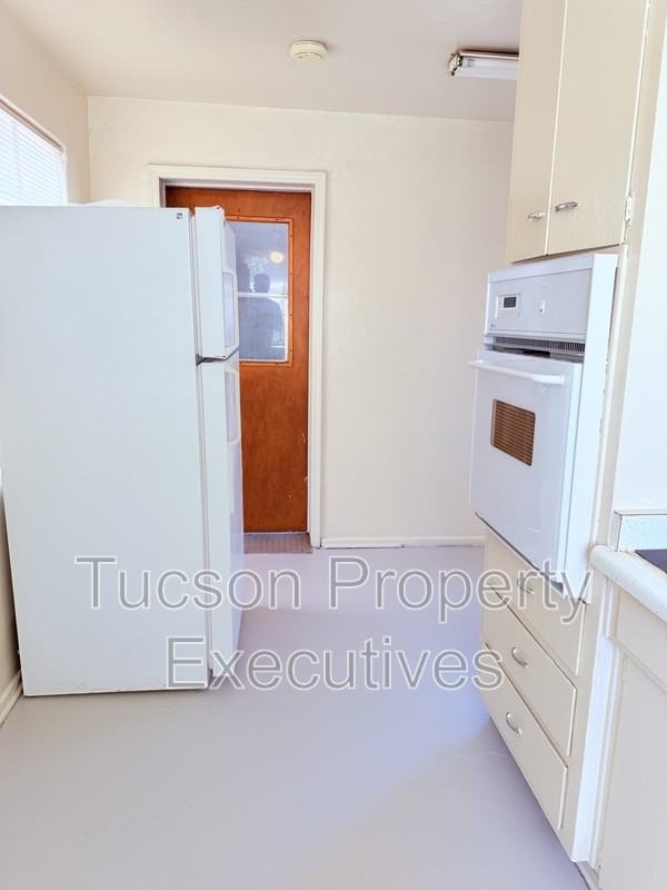 3274 E Benson Hwy - Photo 4 of 17