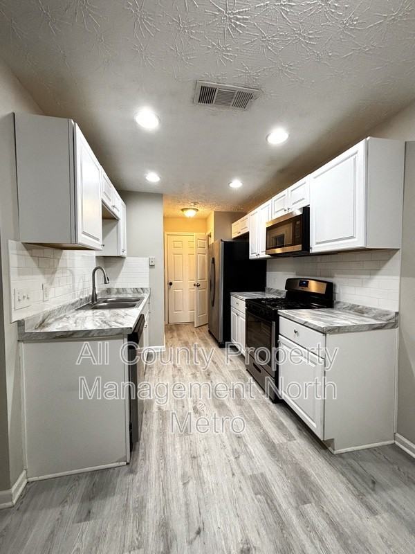 289 Silver Ridge Dr - Photo 2 of 16