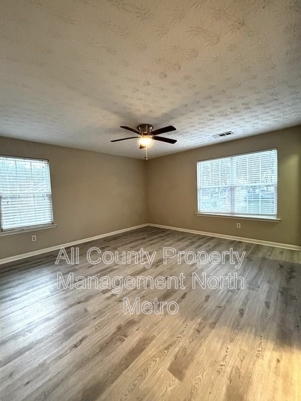 289 Silver Ridge Dr - Photo 3 of 16