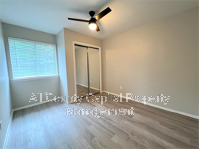 12214 Thompkins Dr - Photo 3 of 13