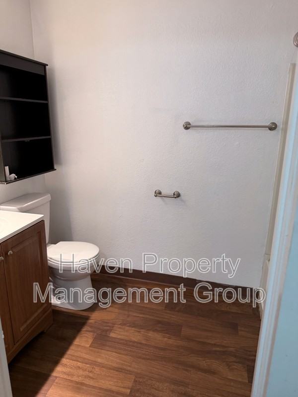 32 W 7th St - Photo 5 of 7
