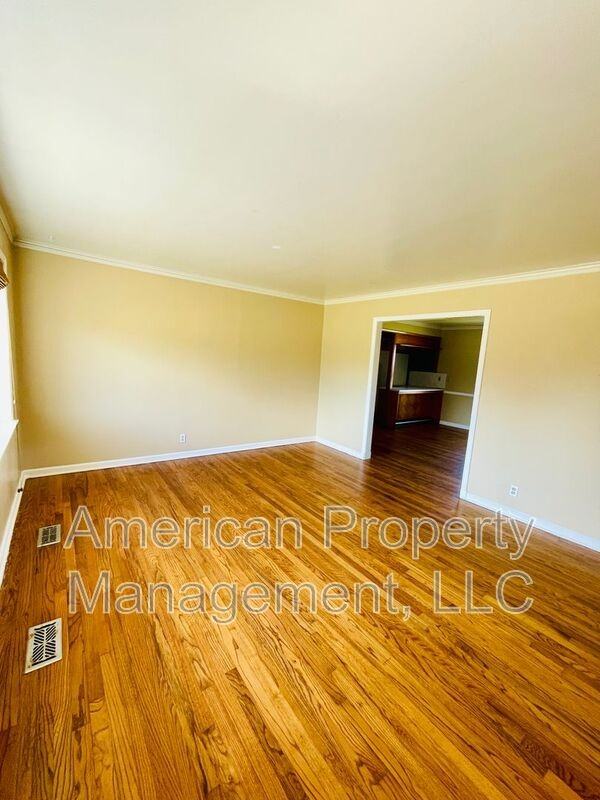 4409 E 21st Pl - Photo 2 of 11