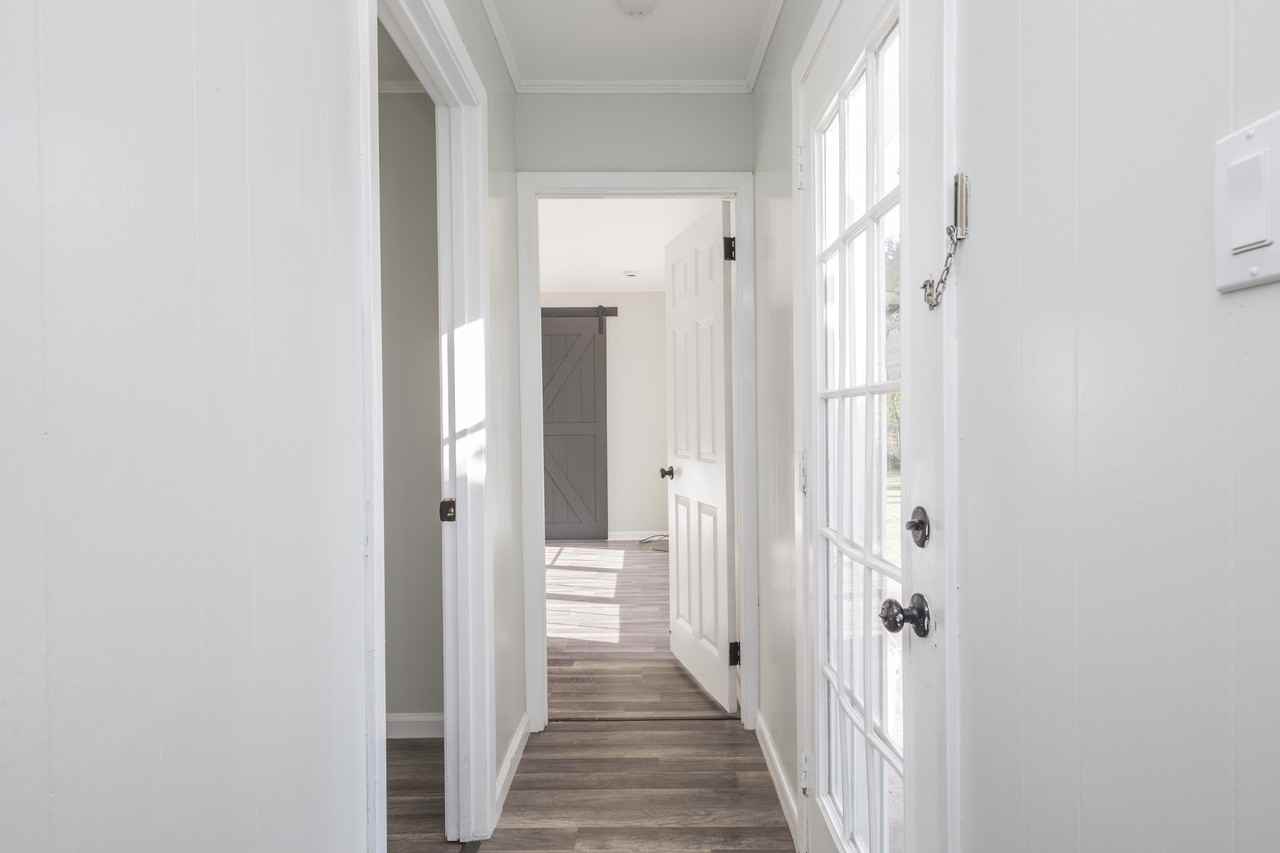 2004 Carter St - Photo 5 of 20